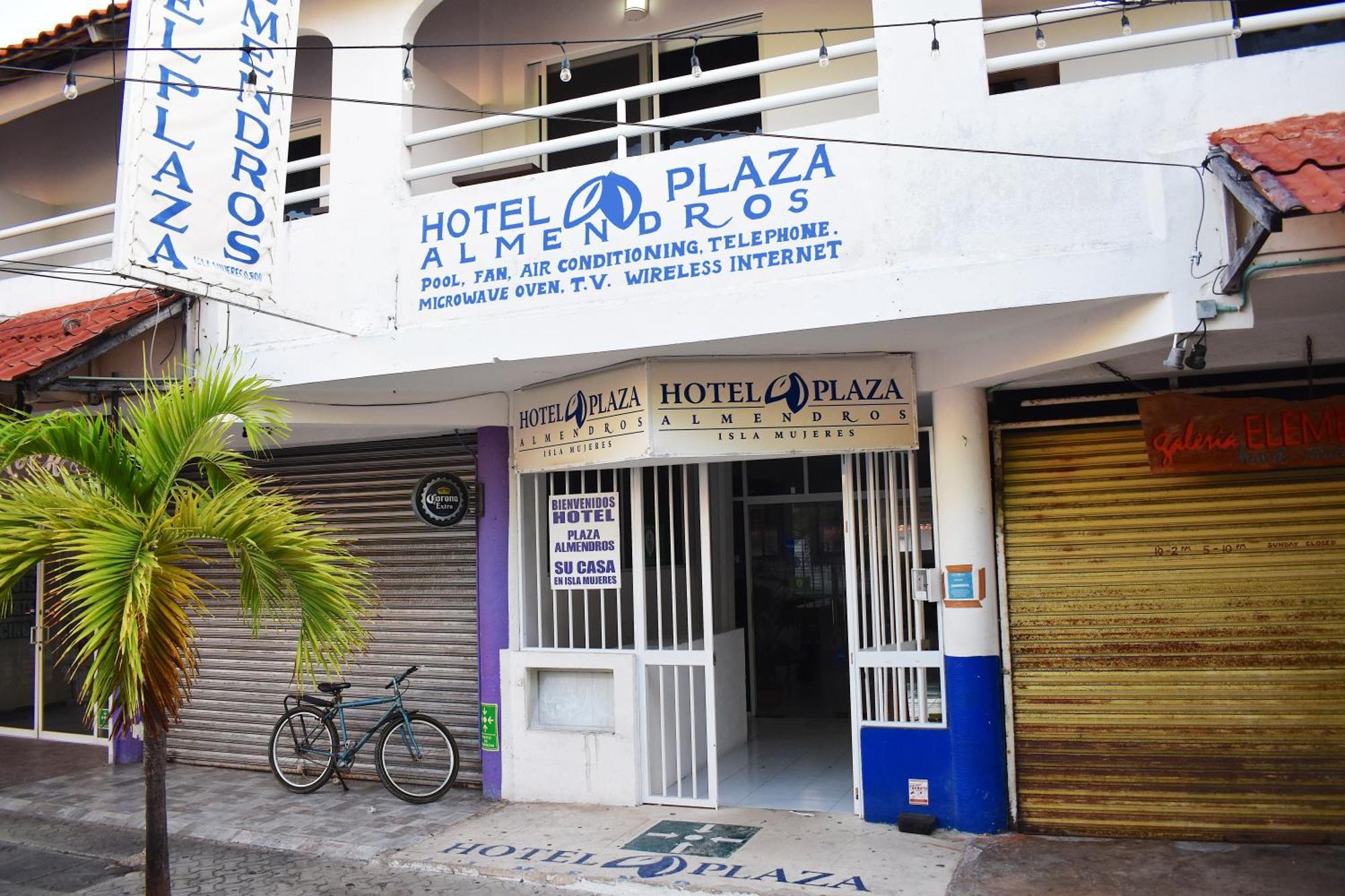 Hotel Plaza Almendros, Isla Mujeres Exterior foto